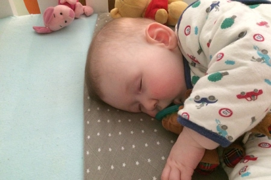 een slaapzak voor je baby veilig en comfortabel slapen 24baby nl